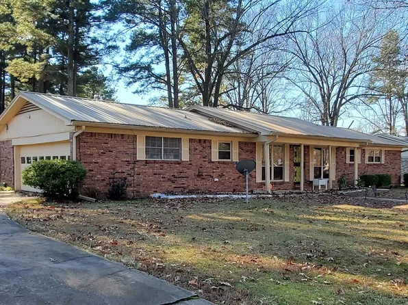 705 W 15th St, Hope, AR 71801