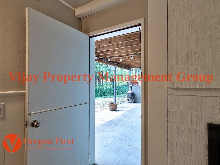 12274 NW Coleman Dr — Photo 37