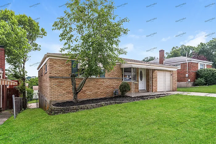 818 Woodyhill Dr — Photo 4