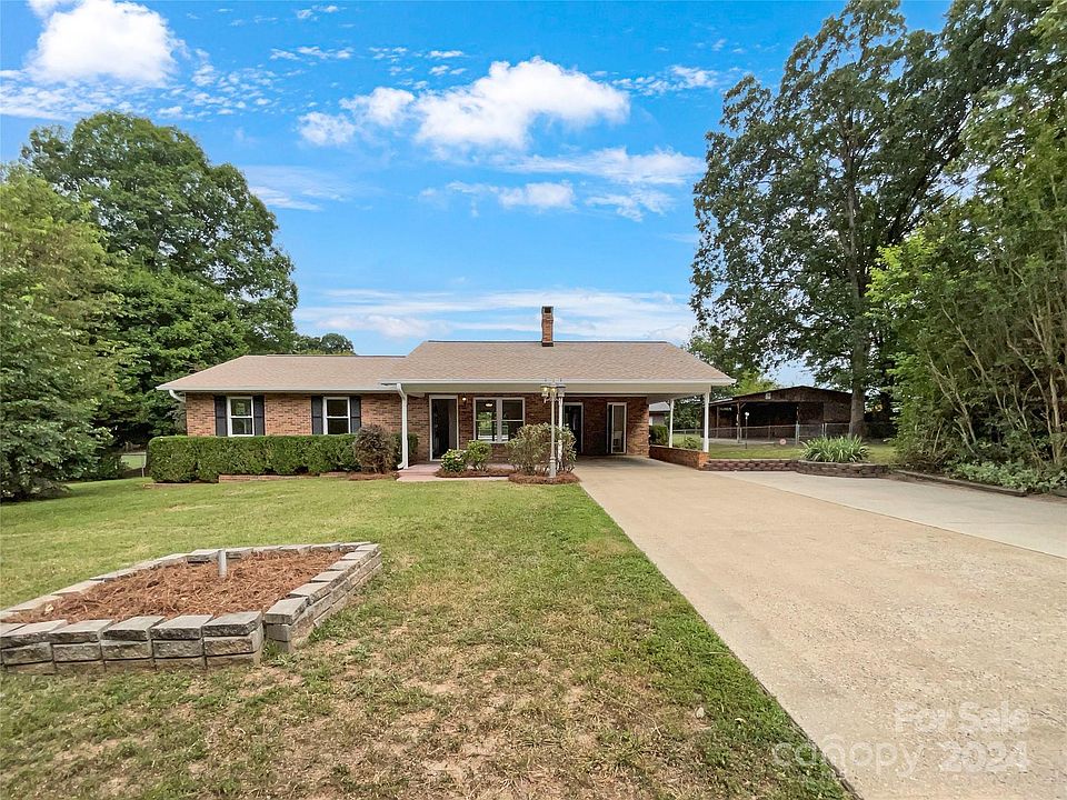 1st image of 416 Meadow Ln
