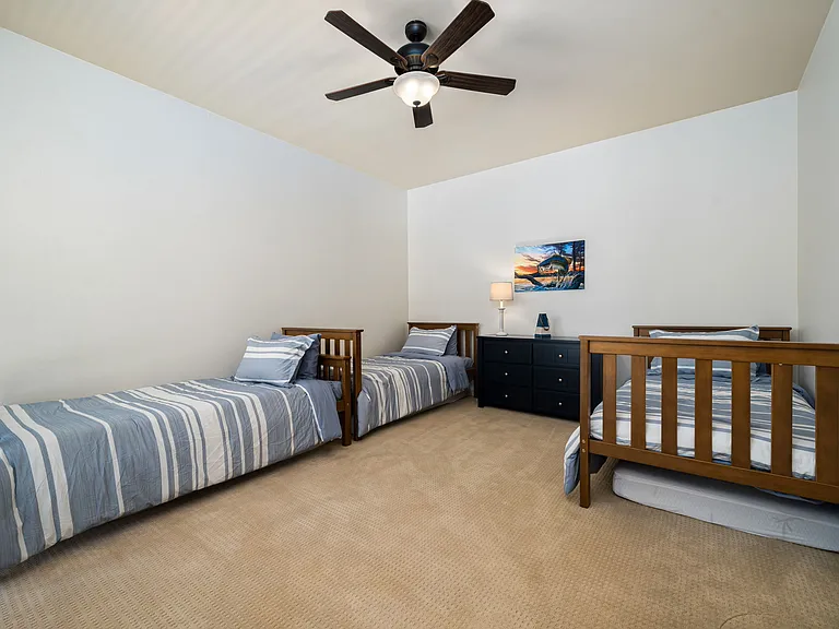 521 Desert West Dr — Photo 31