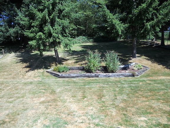 5th image of 208 Beacon Hill Dr