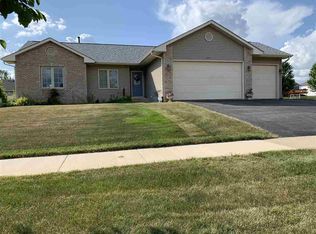 2303 Meadow View Ln, Rockford, IL 61102