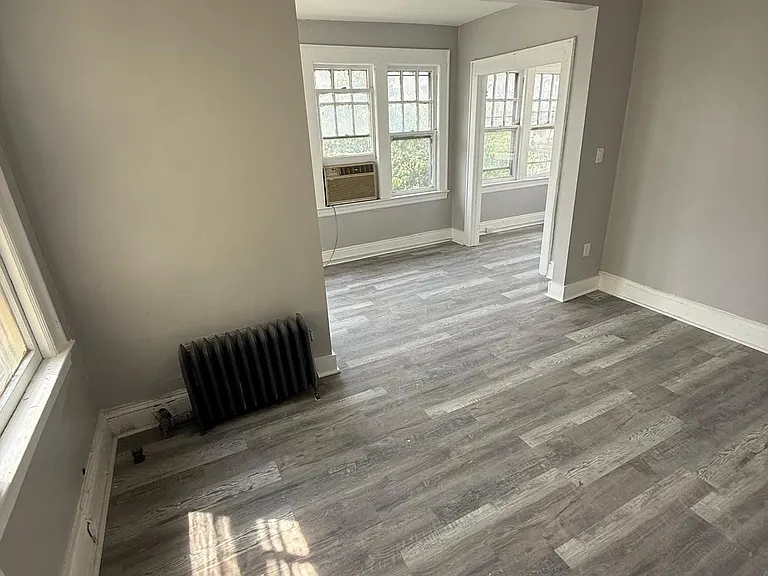 189 Shephard Ave #2 — Photo 4