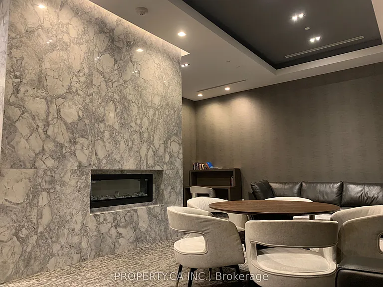 460 Adelaide St E #1821 — Photo 16