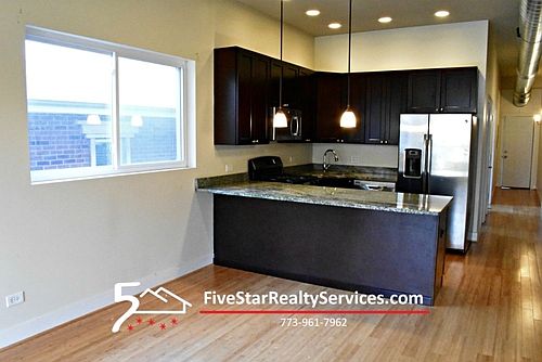 4th image of 1803 W Superior St #2
