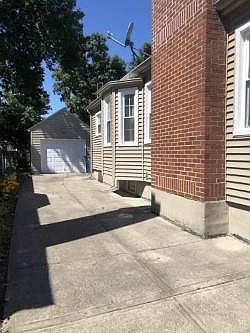 4th image of 1621 Fauver Ave
