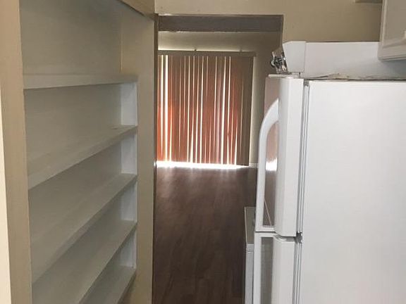 4th image of 621 W Indiana Ave