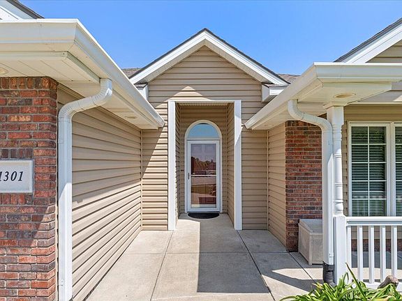 3rd image of 1301 Afton Cir
