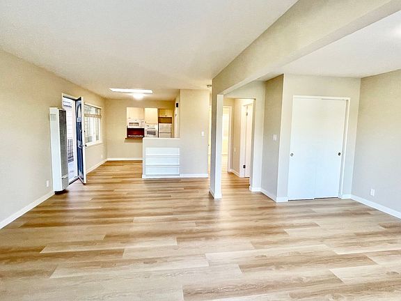 4th image of 934 Carolina St APT 2