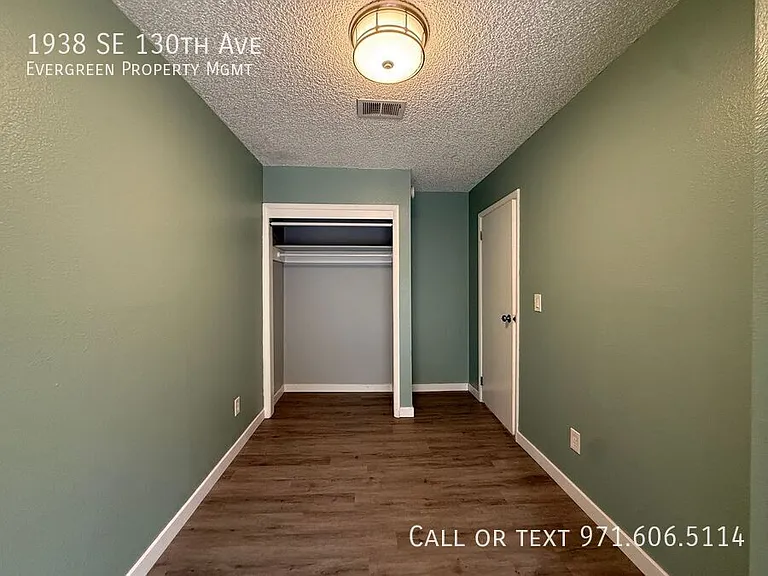 1938 SE 130th Ave — Photo 20
