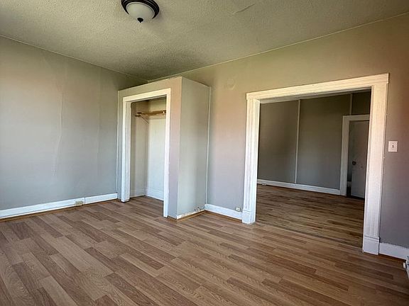 3rd image of 907 Forest St APT 1