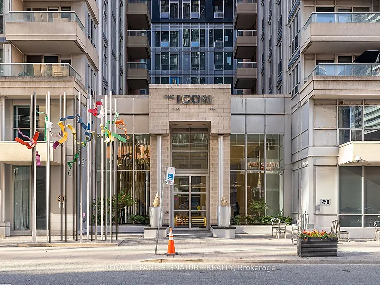 270 Wellington St W #710 — Photo 22