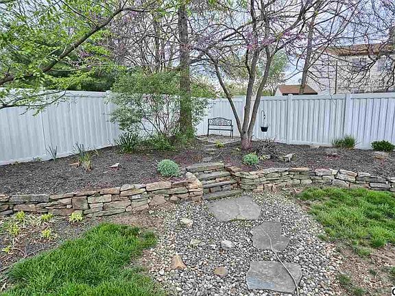 3rd image of 307 Mollie Dr