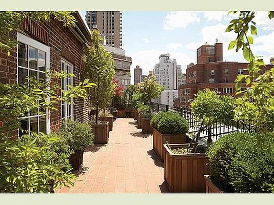 Sold by Stribling | media 19