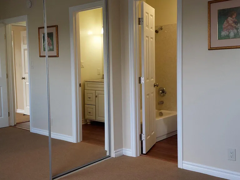1106 Locust Ave #106 — Photo 9