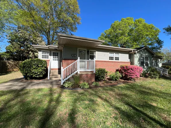 80 18th Ave NW #80, Hickory, NC 28601