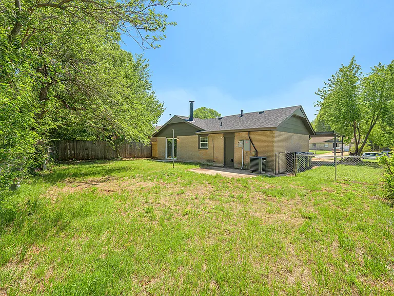 2525 SE 47th St — Photo 31