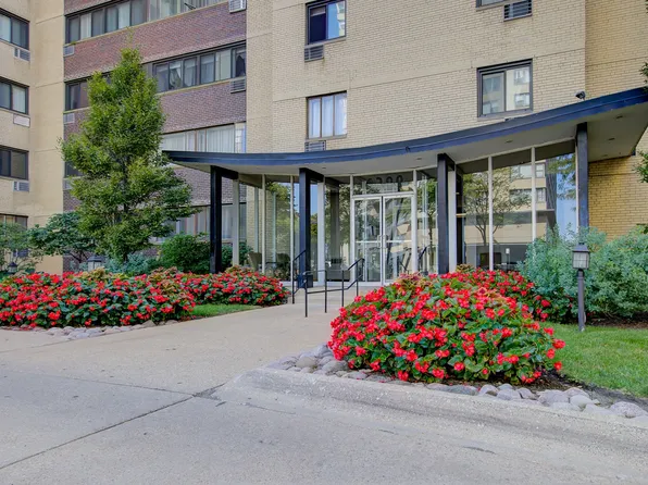 6300 N Sheridan Rd APT 716, Chicago, IL 60660