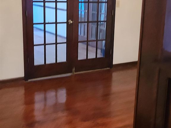 5th image of 4830 Kyle Ln NW
