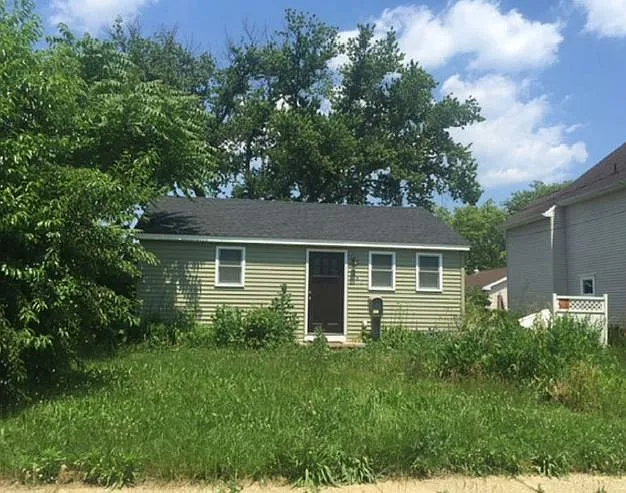 241 6th Ave photo 1