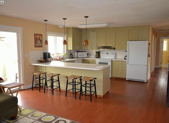 4th image of 3970 Portland Dr