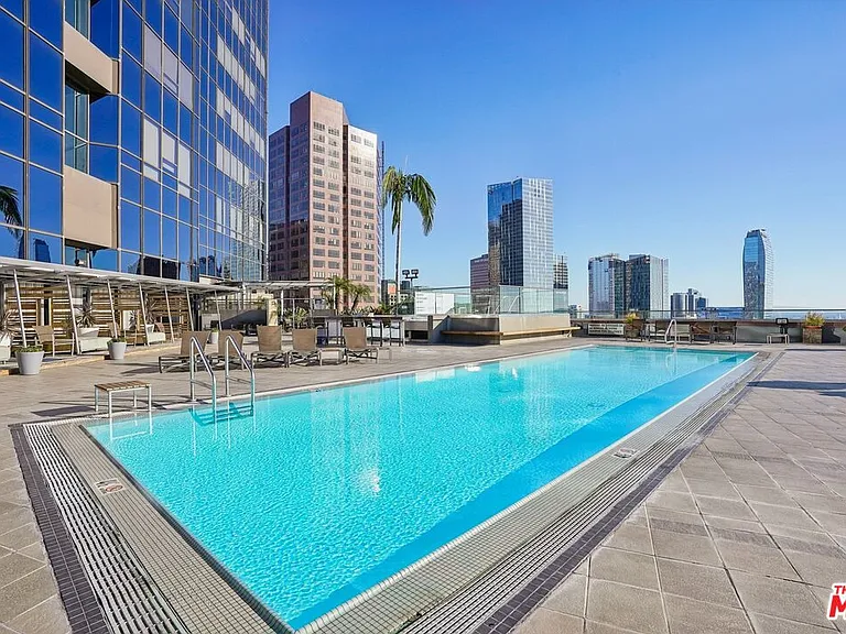 1100 Wilshire Blvd #2201 — Photo 27