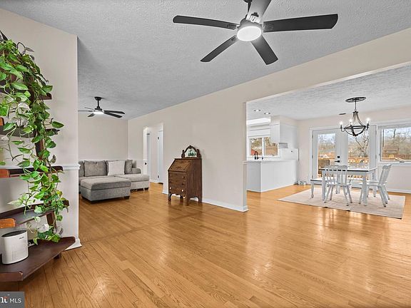 5th image of 10514 Willetts Crossing Rd