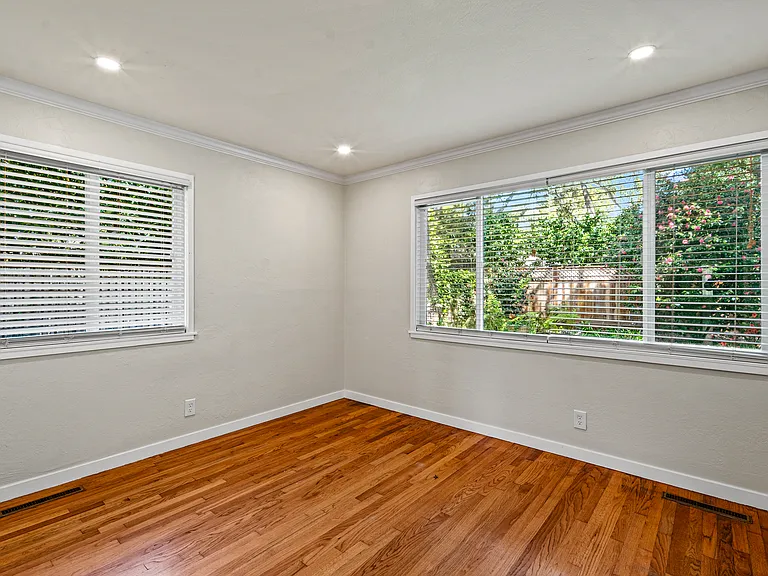 1087 Lariat Ln — Photo 21