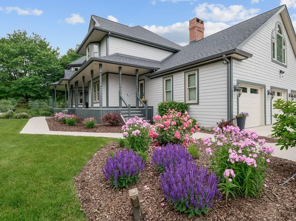 250 Bridlewood Ln, Valparaiso, IN 46385