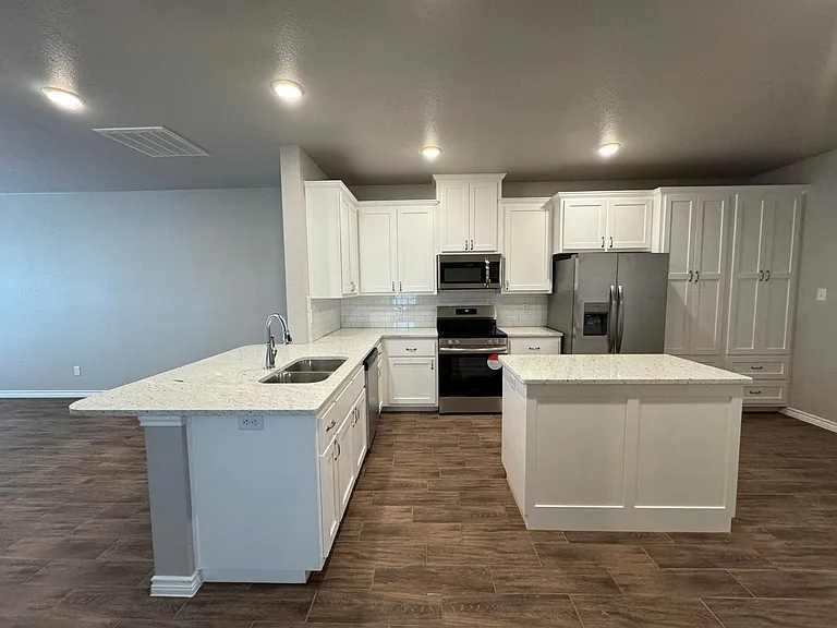 5403 Rose Garden Loop — Photo 8