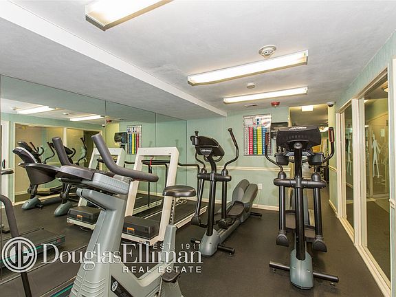 5th image of 57 Southgate Cir