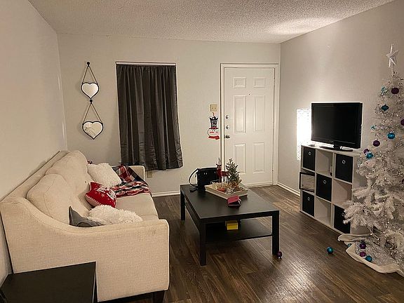 2nd image of 416 S Carroll Blvd