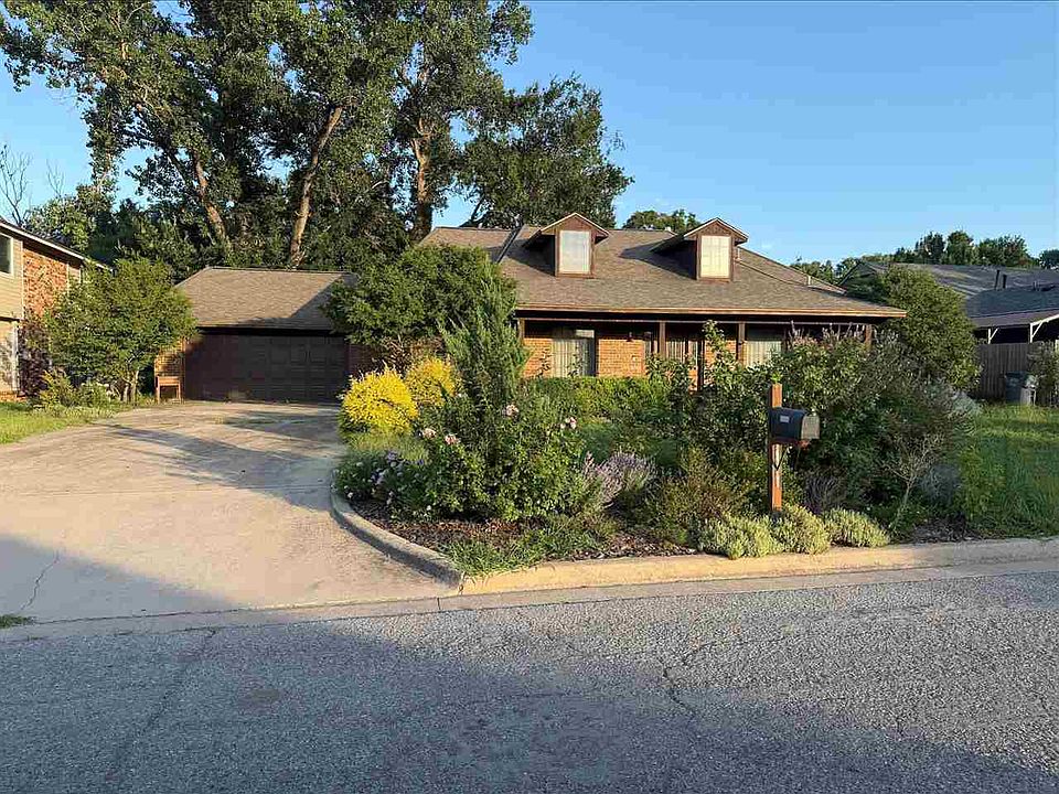 1st image of 2311 NE Turtle Creek Dr