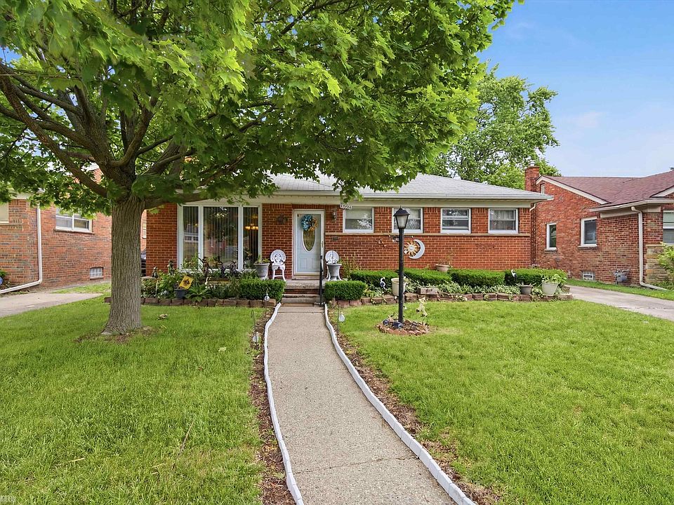 1st image of 17101 Sprenger Ave