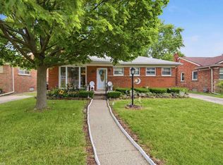 17101 Sprenger Ave, Eastpointe, MI 48021