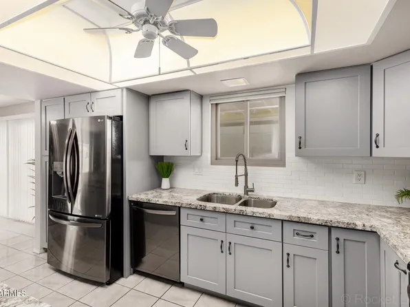 26629 S NEW TOWN Drive, Sun Lakes, AZ 85248