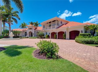 215 Caribbean Rd, Naples, FL 34108