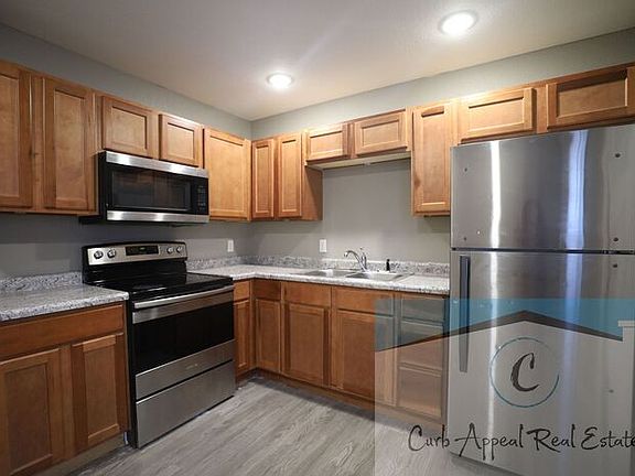 2nd image of 2419 Dudley St #15