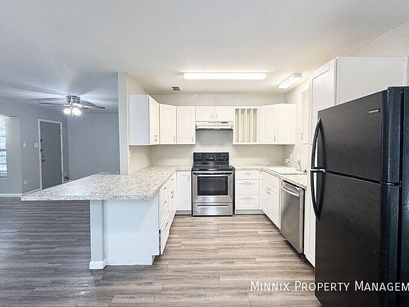 4th image of 4817 45th St