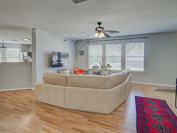 5th image of 483 Quarter Ave