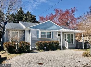 14269 Calvert St, Solomons, MD 20688