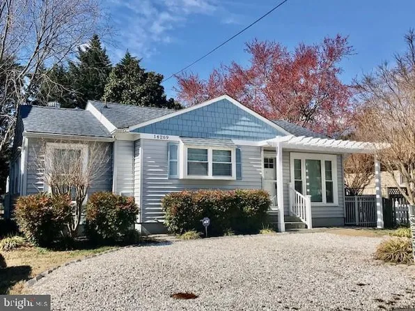 14269 Calvert St, Solomons, MD 20688