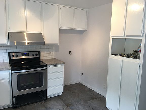 4th image of 307 N Singingwood St Unit 36