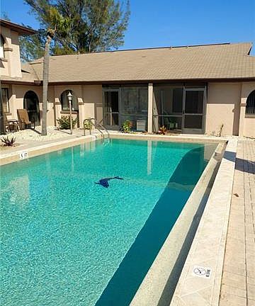 2nd image of 1429 SW 48th Ter APT 7