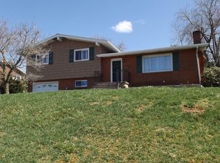 37 Sunset Strip, Uniontown, PA 15401