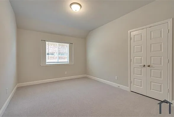 204 Rosewood Dr — Photo 8