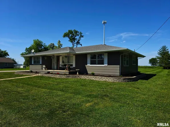 312 W Washington St, Farina, IL 62838