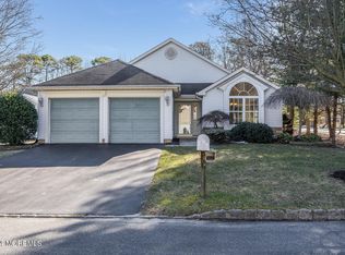 2 Holly Ct, Lakewood, NJ 08701