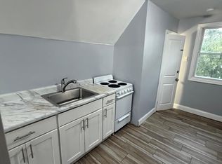 1024 Flora St FLOOR 3, Elizabeth, NJ 07201